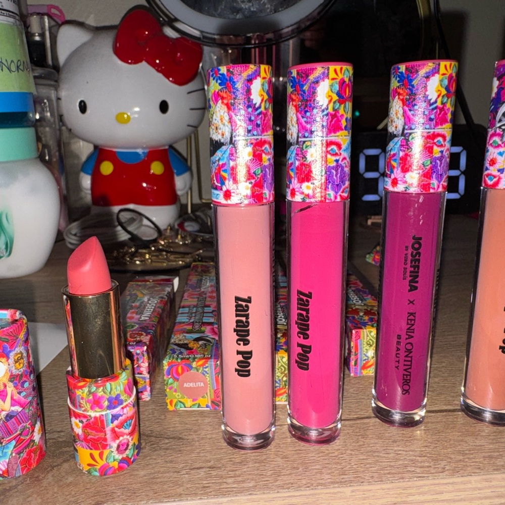 Josefin x Kenia Ontiveros Lip matte 5 pack Set